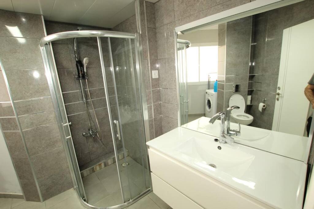 Royal Aparatment On The Sea , Blvd Nitza 34 Netanja Exterior foto