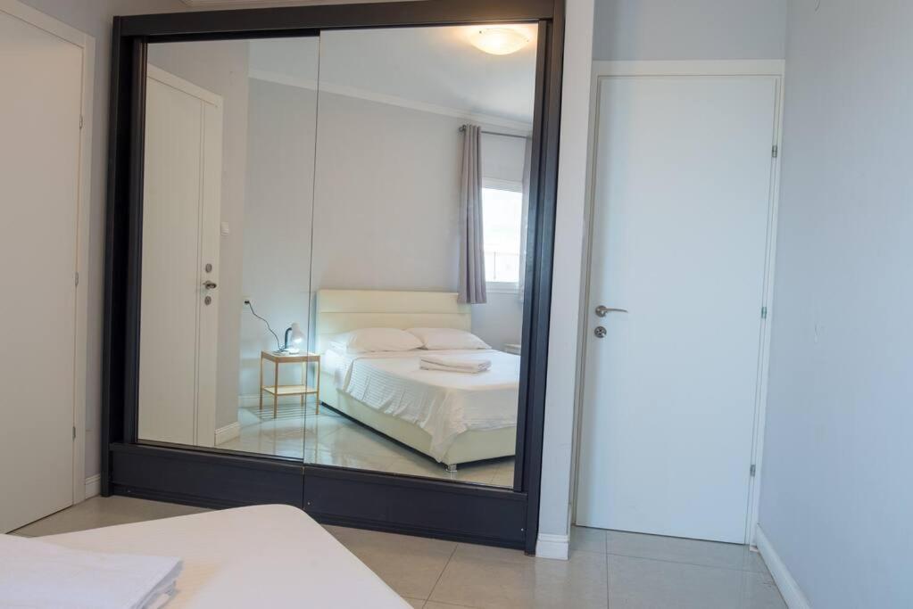 Royal Aparatment On The Sea , Blvd Nitza 34 Netanja Exterior foto